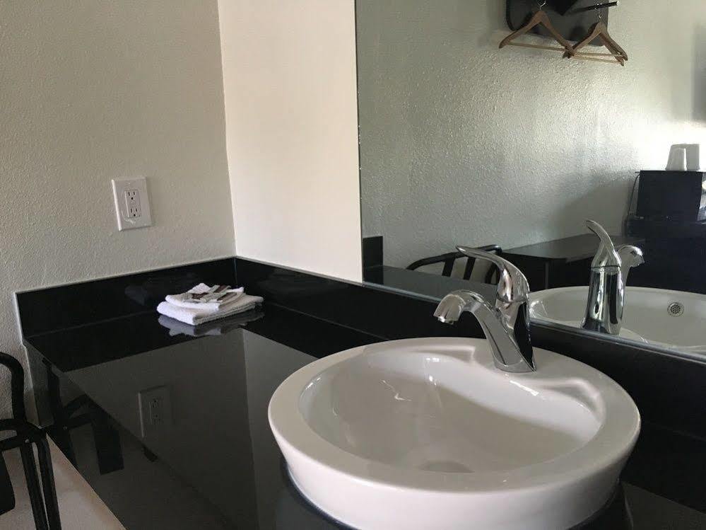 Motel 6-Ventura, Ca - Downtown Εξωτερικό φωτογραφία