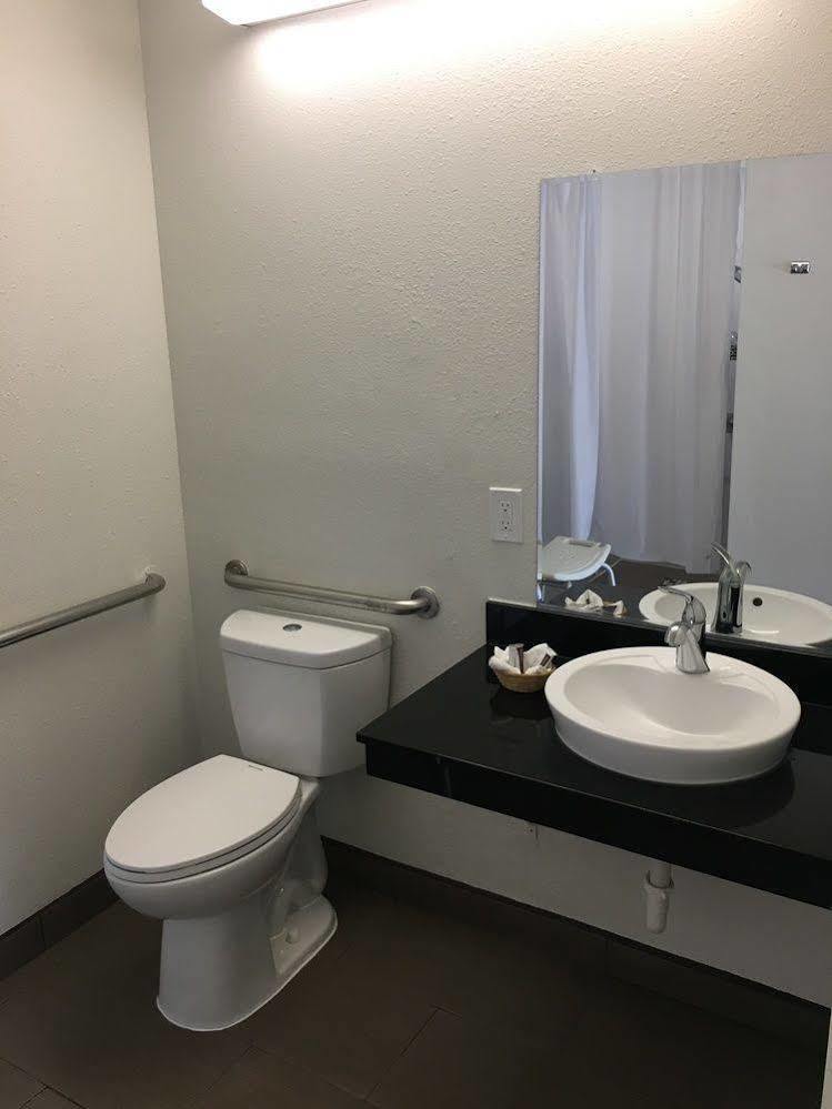 Motel 6-Ventura, Ca - Downtown Εξωτερικό φωτογραφία